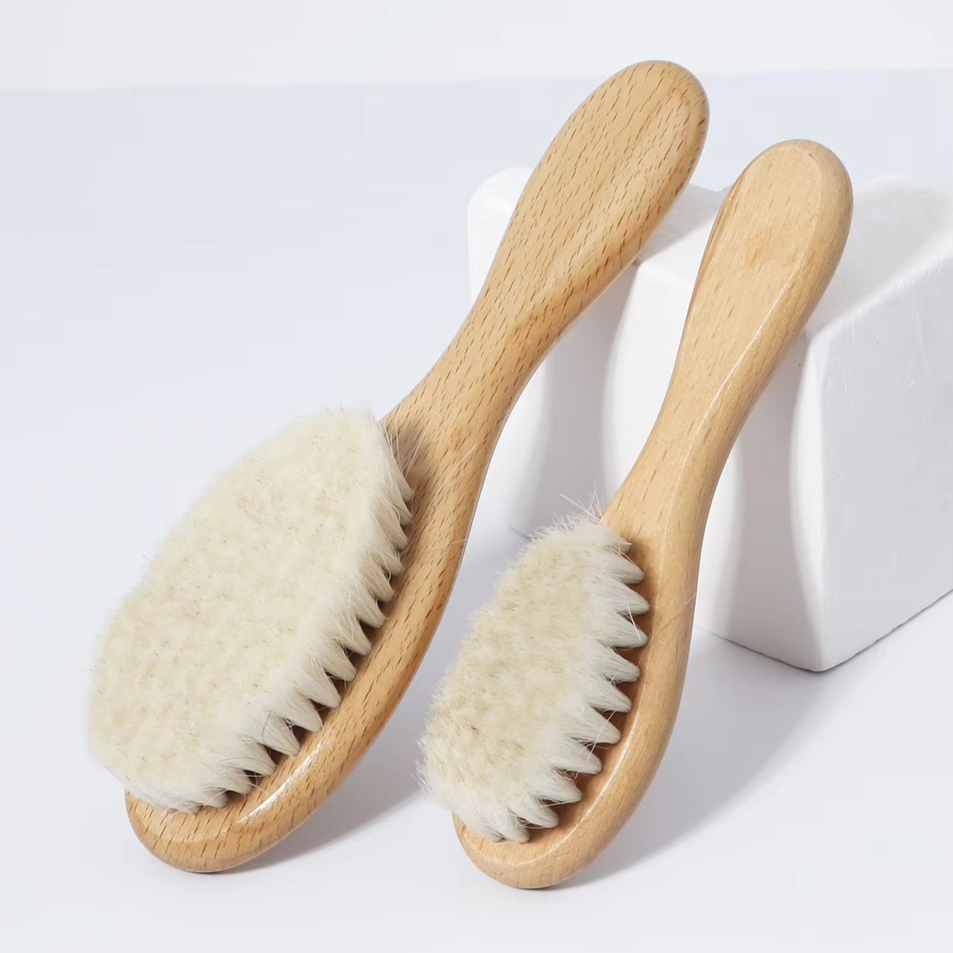 Hair Care Essential - Drewniana szczotka z ultra miękkiego włosia